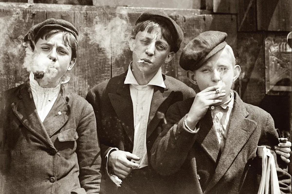 Foto bianco e nero di bambini
