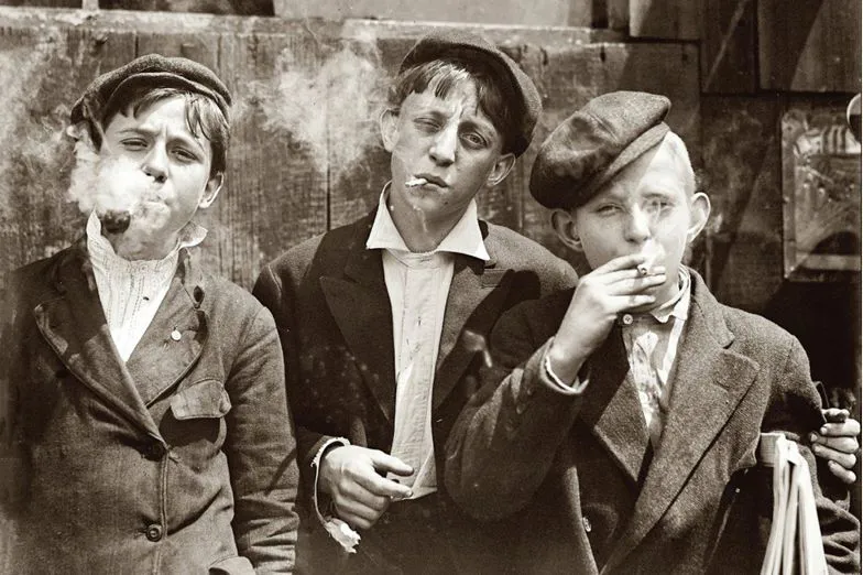 Foto bianco e nero di bambini